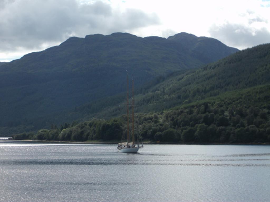 Ben Arthur'S Bothy Luxury Flat Arrochar Oda fotoğraf